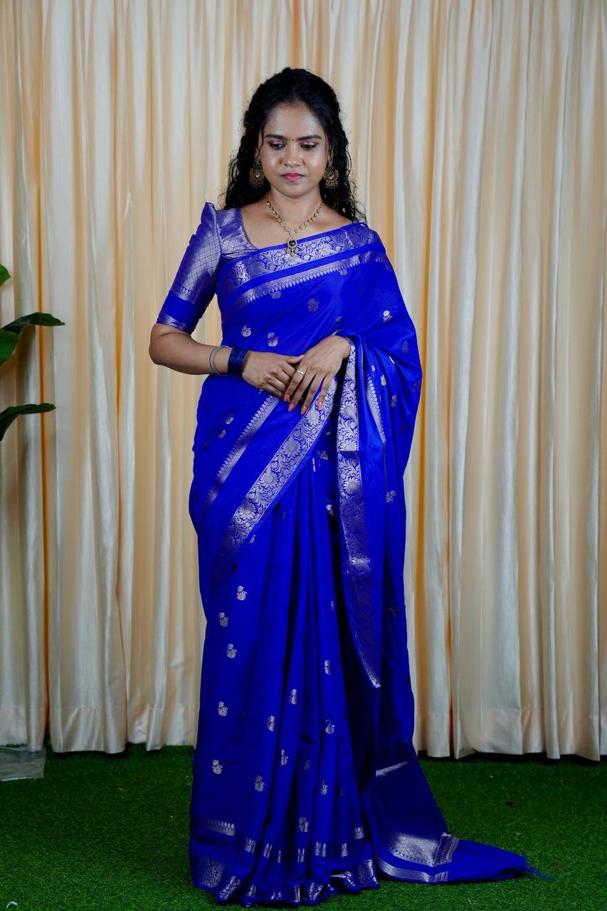 Premium warm silk saree🥳