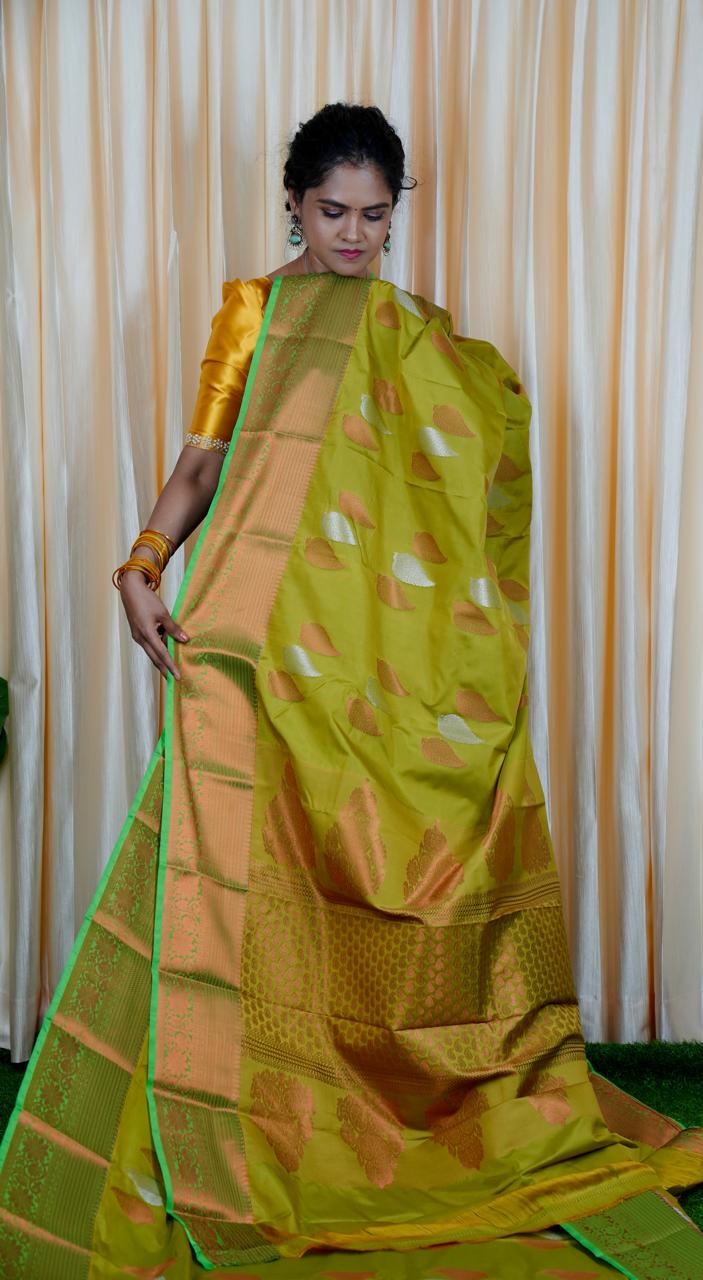 Premium soft semi silk sarees with contrast blouse🥰🥳✅