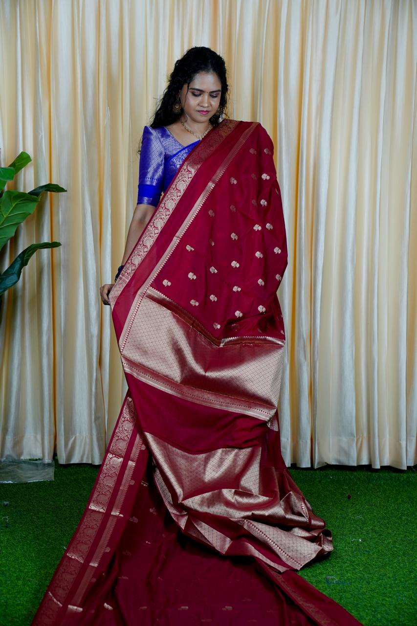 Premium warm silk saree 🥳