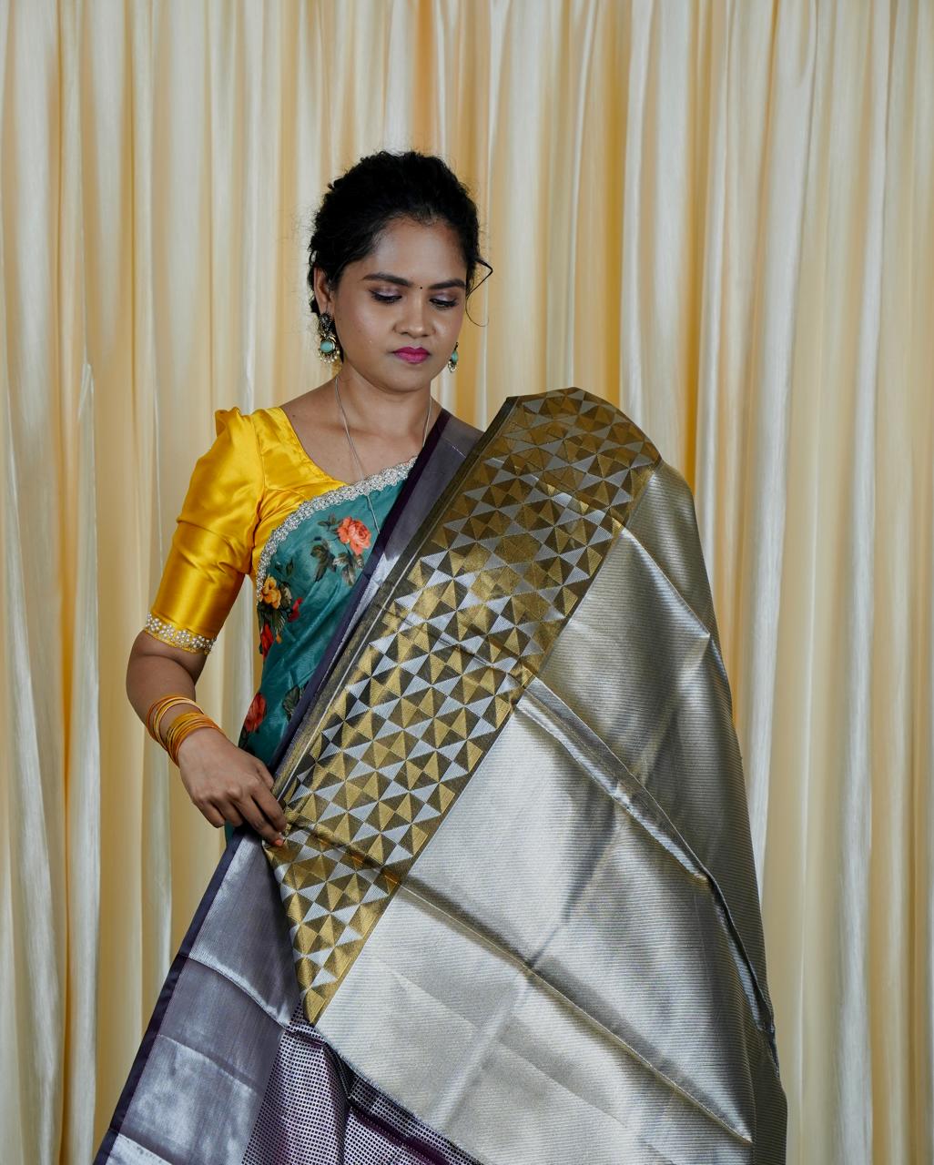 Tissue semi silk sarees in geometric pattern🥰🥳