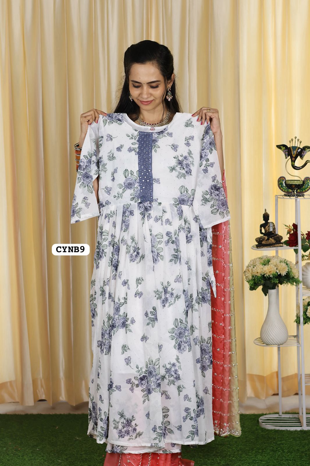 Georgette gown with lining. Christmas special😍Ⓜ️