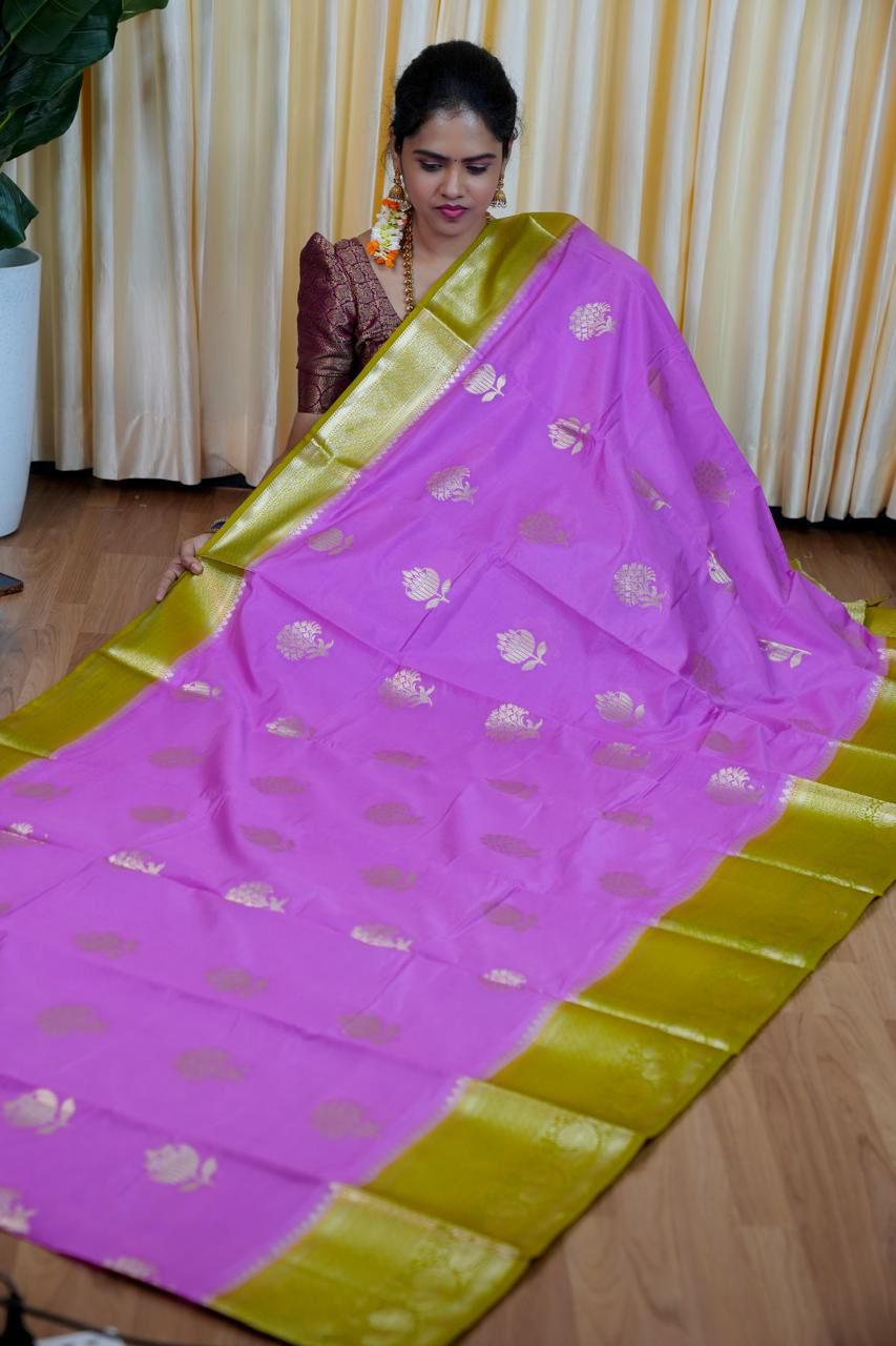 Premium warm silk saree 🥳