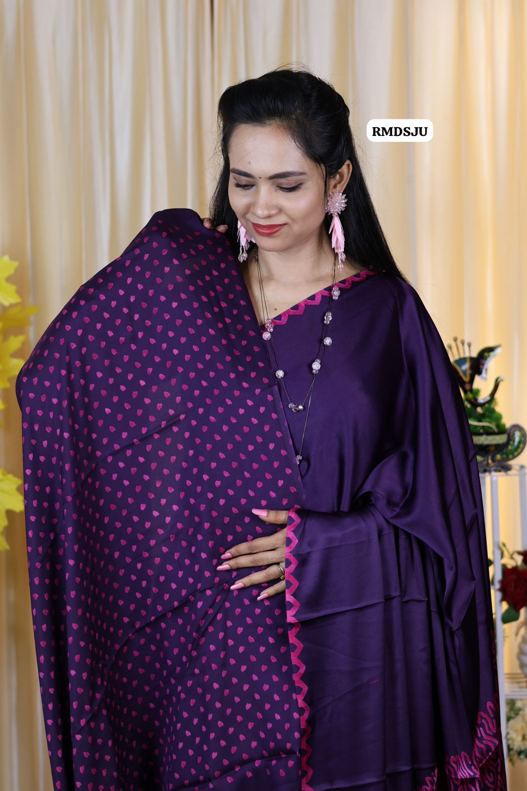 Premium modal satin .Silk saree with .heavy latkanš„³