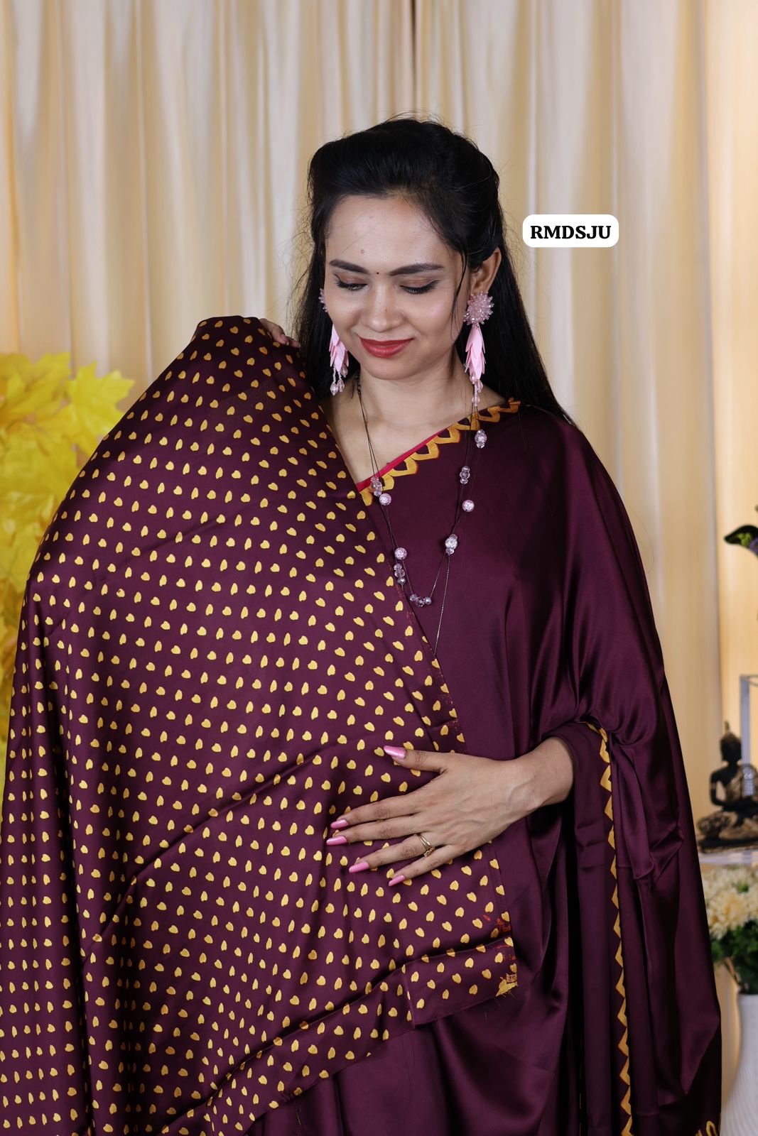 Premium modal satin .silk saree with .heavy latkan 🥳