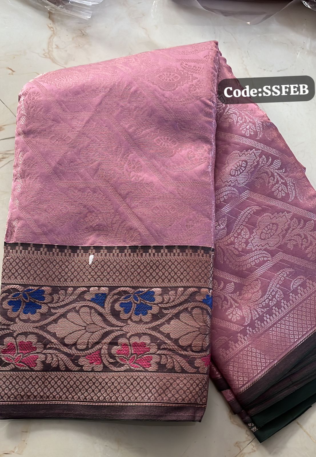 Semi silk sareeš„³