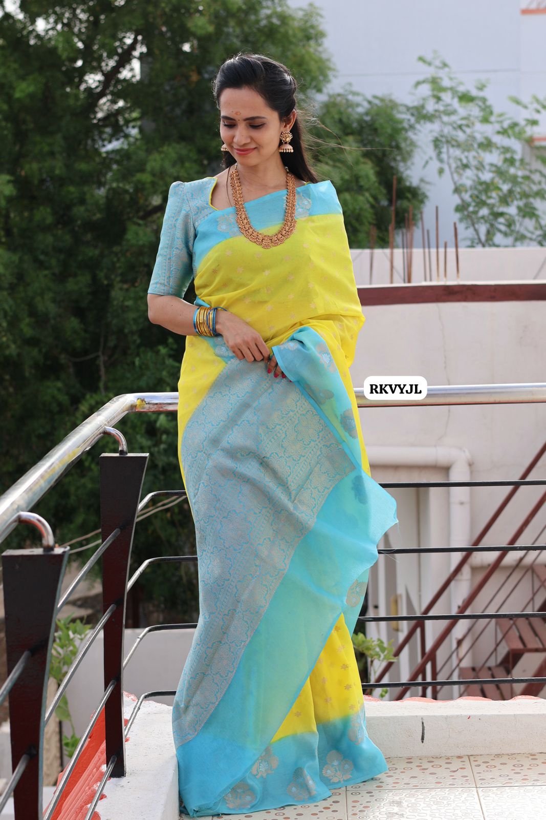 Warm silk saree 🥳