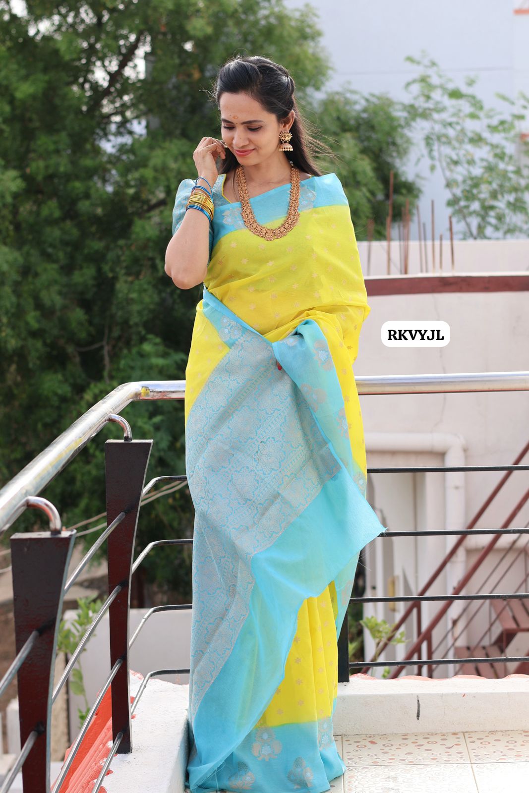 Warm silk saree 🥳