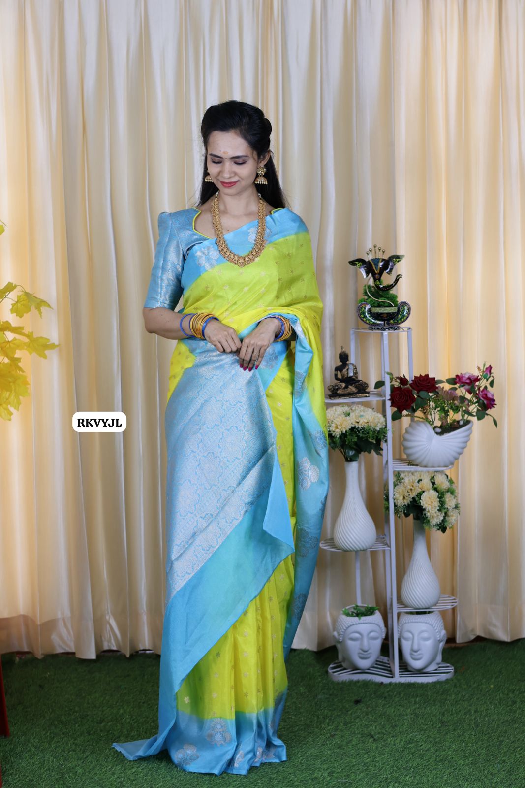 Warm silk saree 🥳