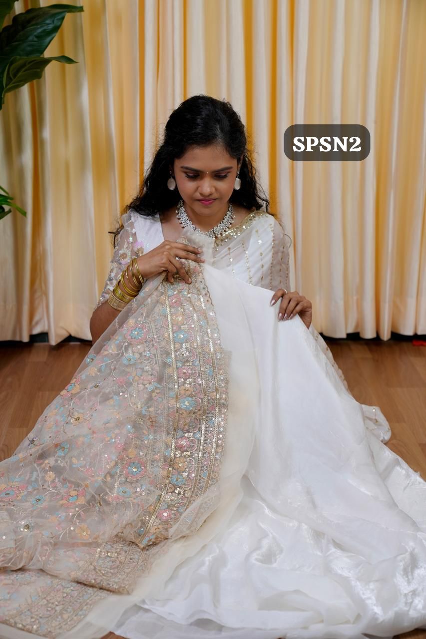 Space silk saree with blouse(UNSTITCHED) š„³