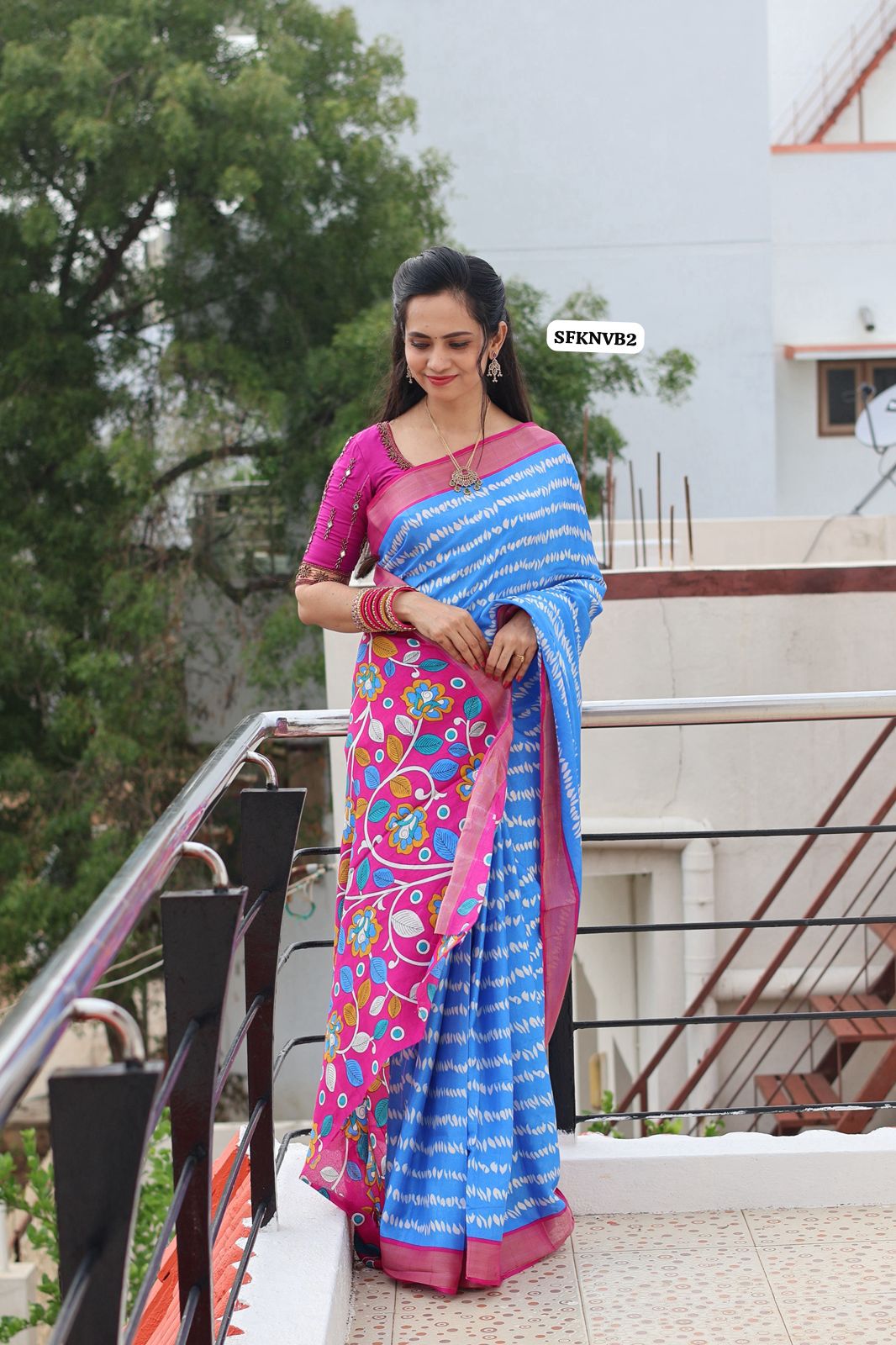 Cotton silk Fabric With Zari Border with floral Design😍🥳