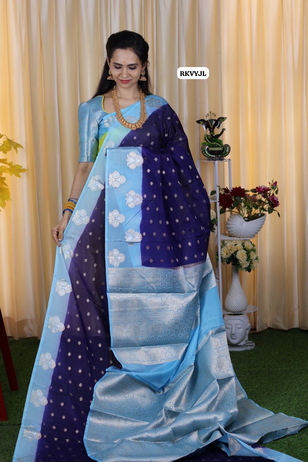 Warm silk saree 🥳