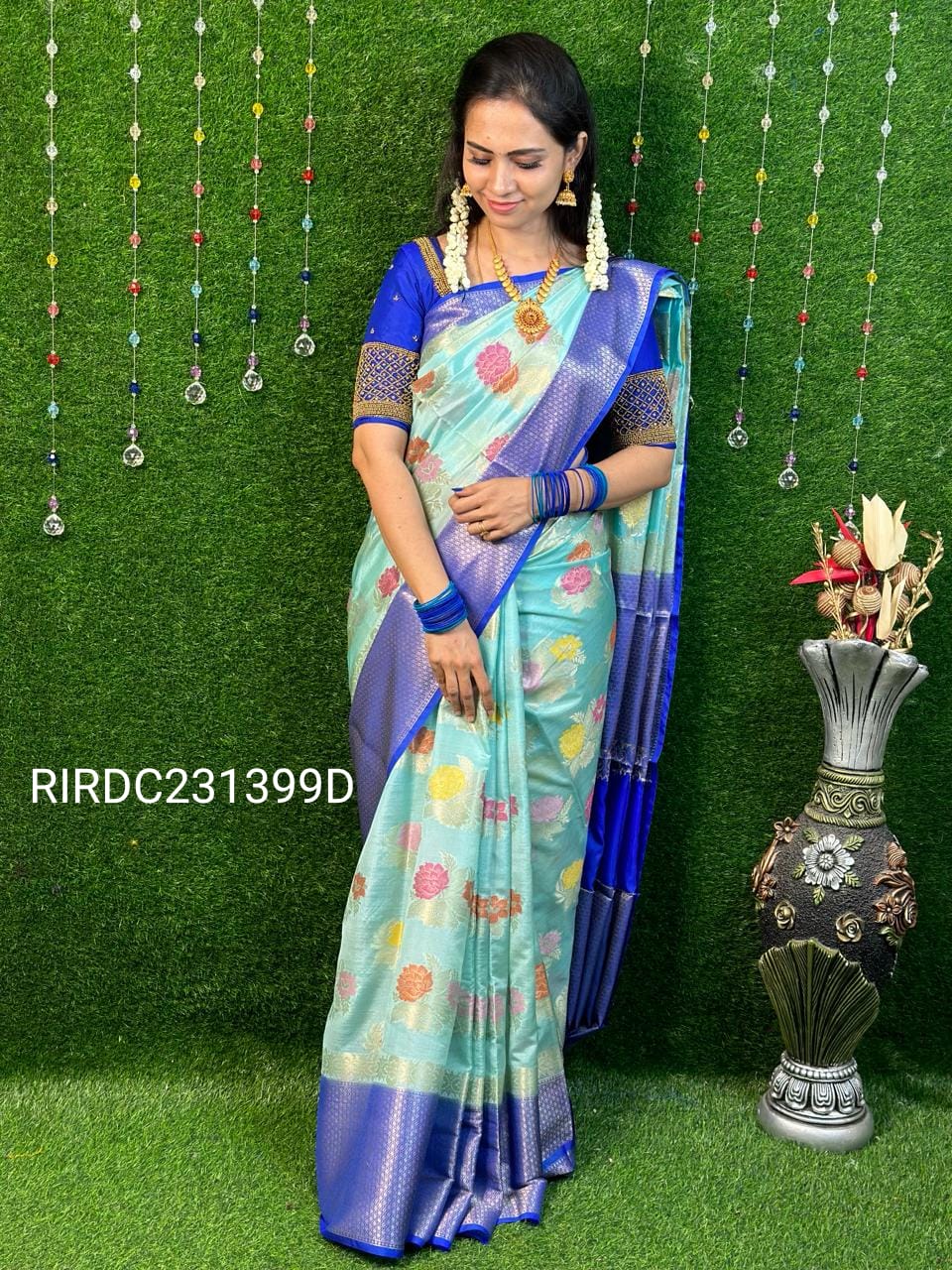 Warm silk saree 🥳
