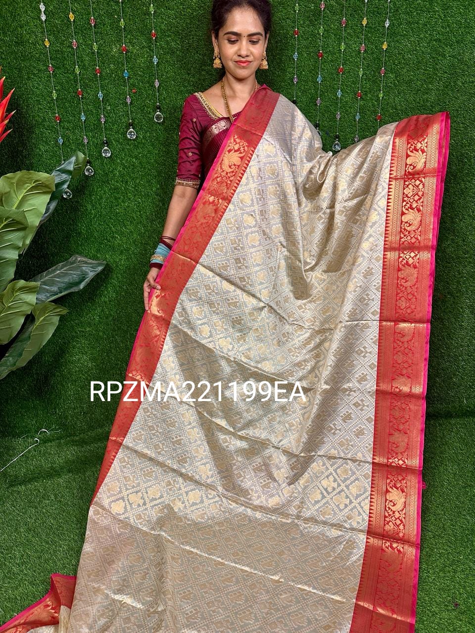 Soft silk zari weaving