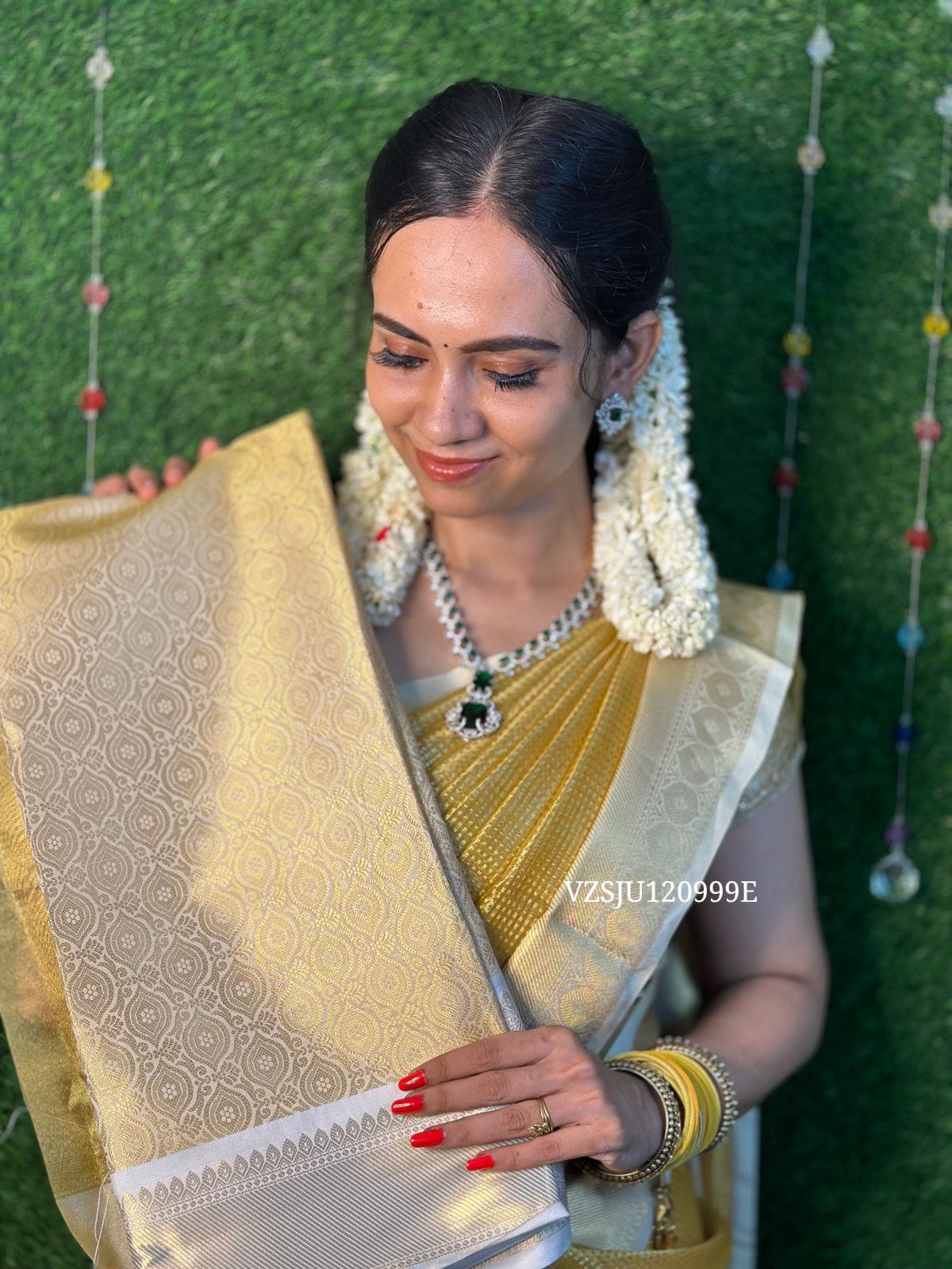 Golden katan tissue sareešš„³ā