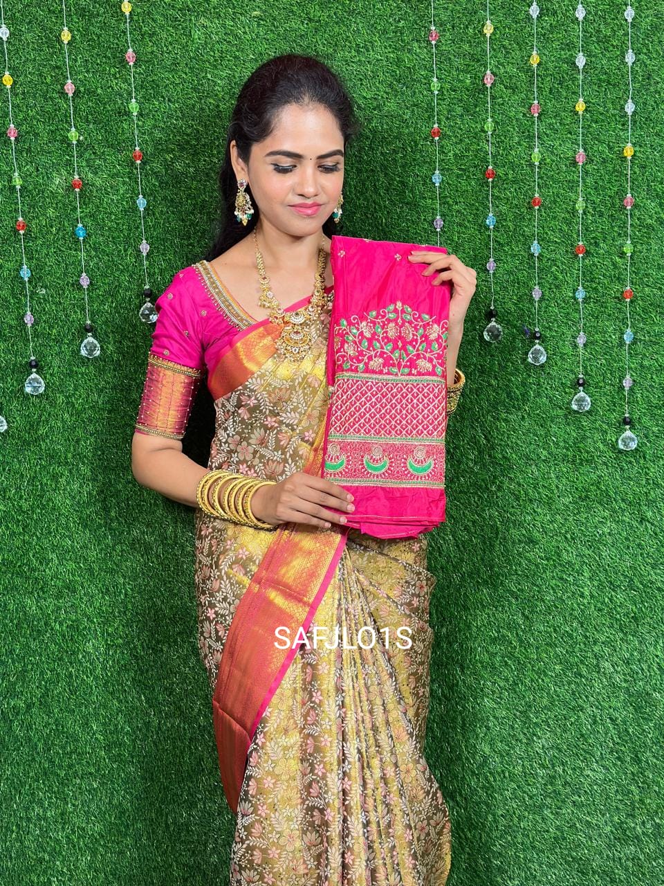 *Kanchi Semi silk saree with embroidery blouse š„³