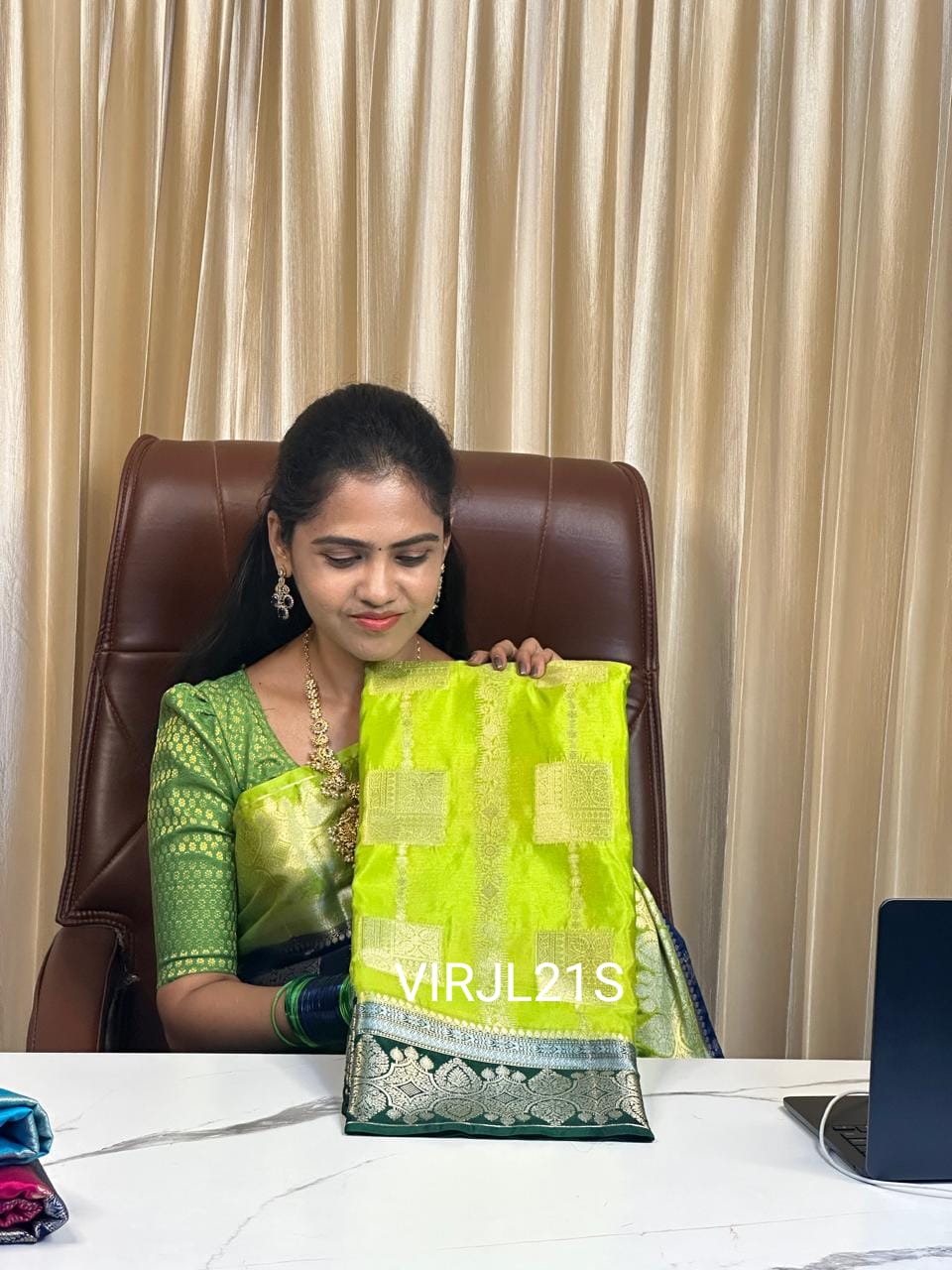 Warm silk sarees š„°