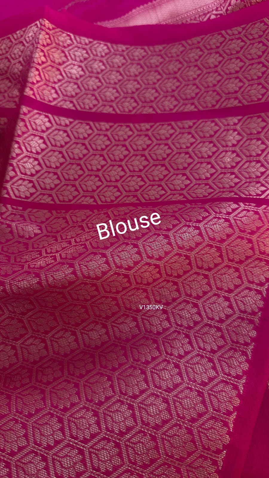 Warm silk sareešš„³ prebook