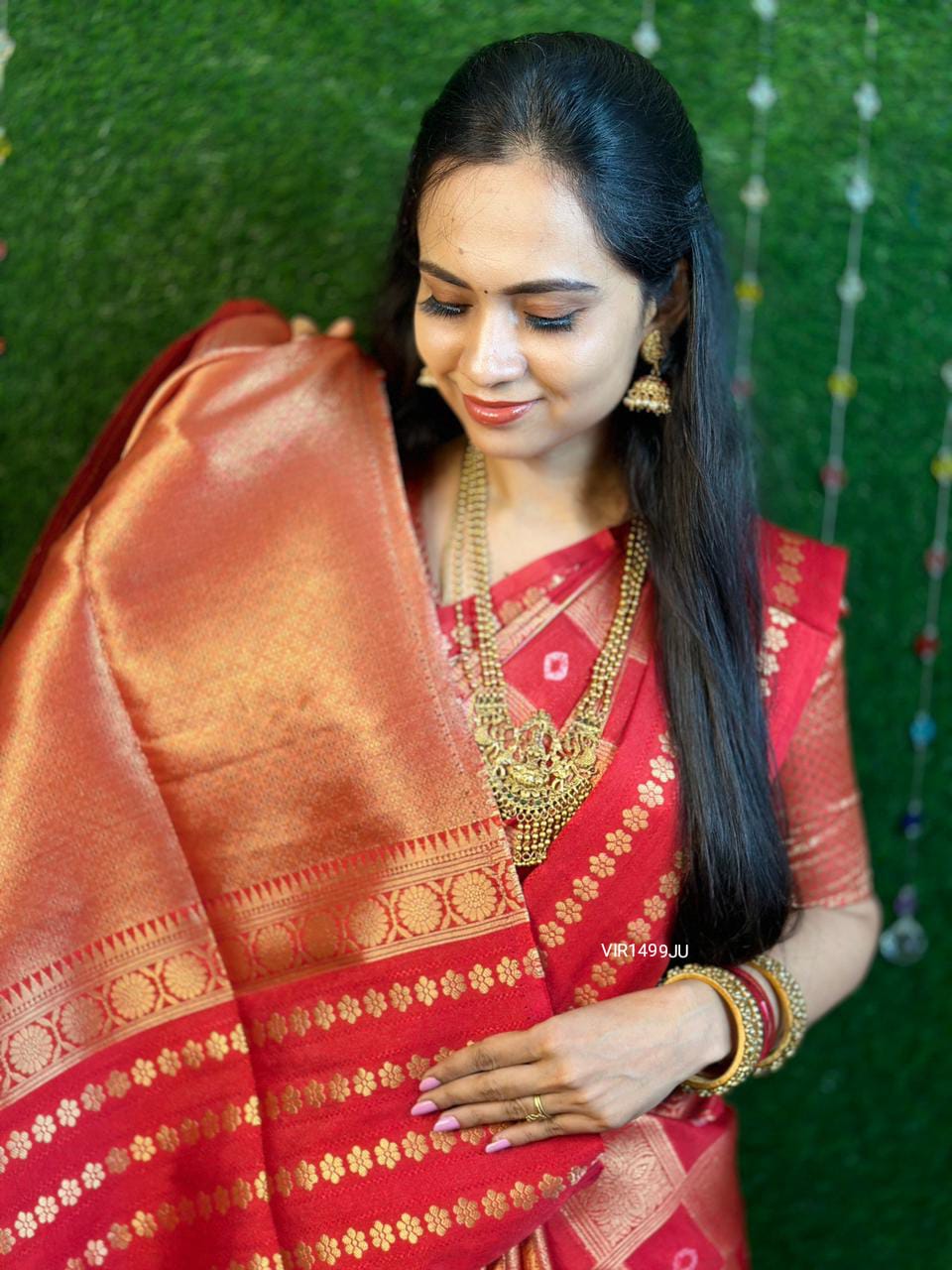 Warm silk with zari weaving š„³