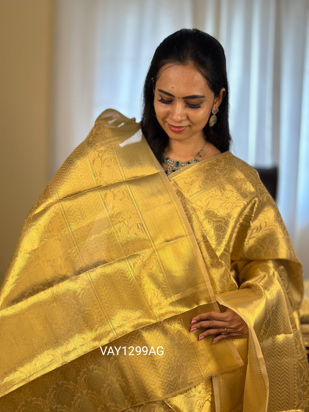 Golden tissue saree 🥳