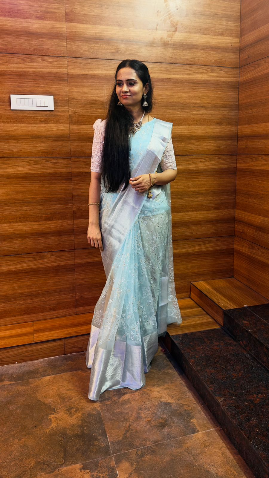 Organza saree in hit colour prebook👇