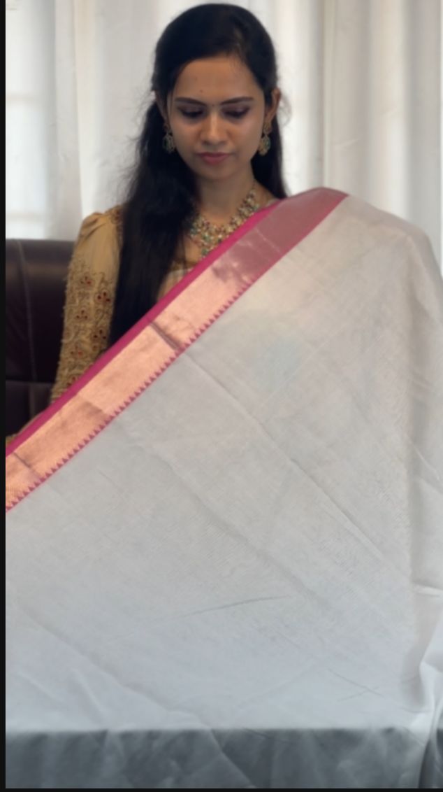 Contrast blouse and Pallu sold❌