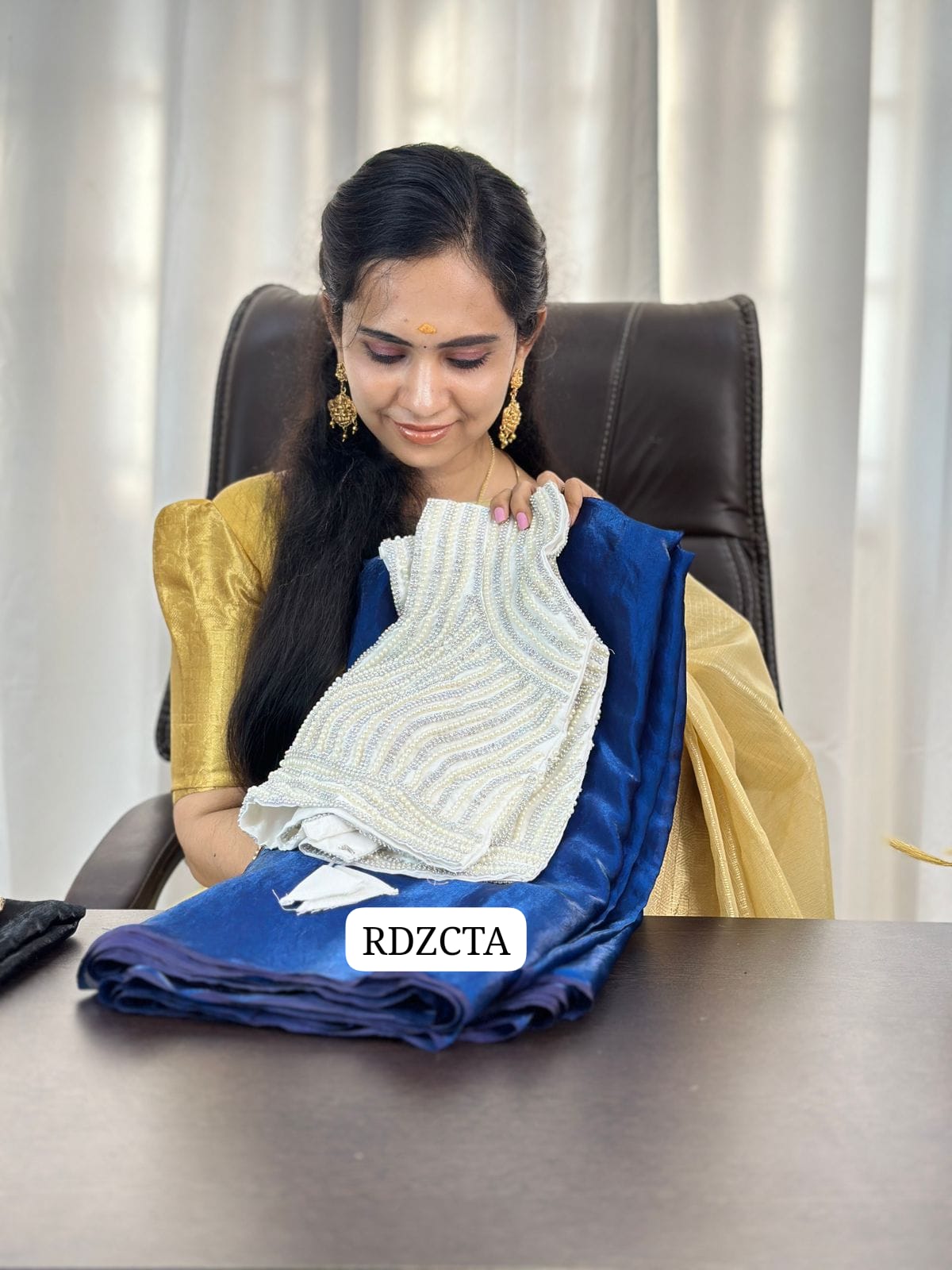 *Premium quality space silk with pearl work readymade blouse combo prebook.🥳20-25 days