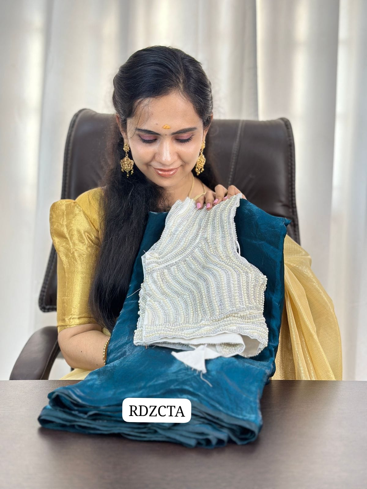 *Bollywood style premium Party wear saree with pearl work readymade blouse combo🥳prebook 20-25 days