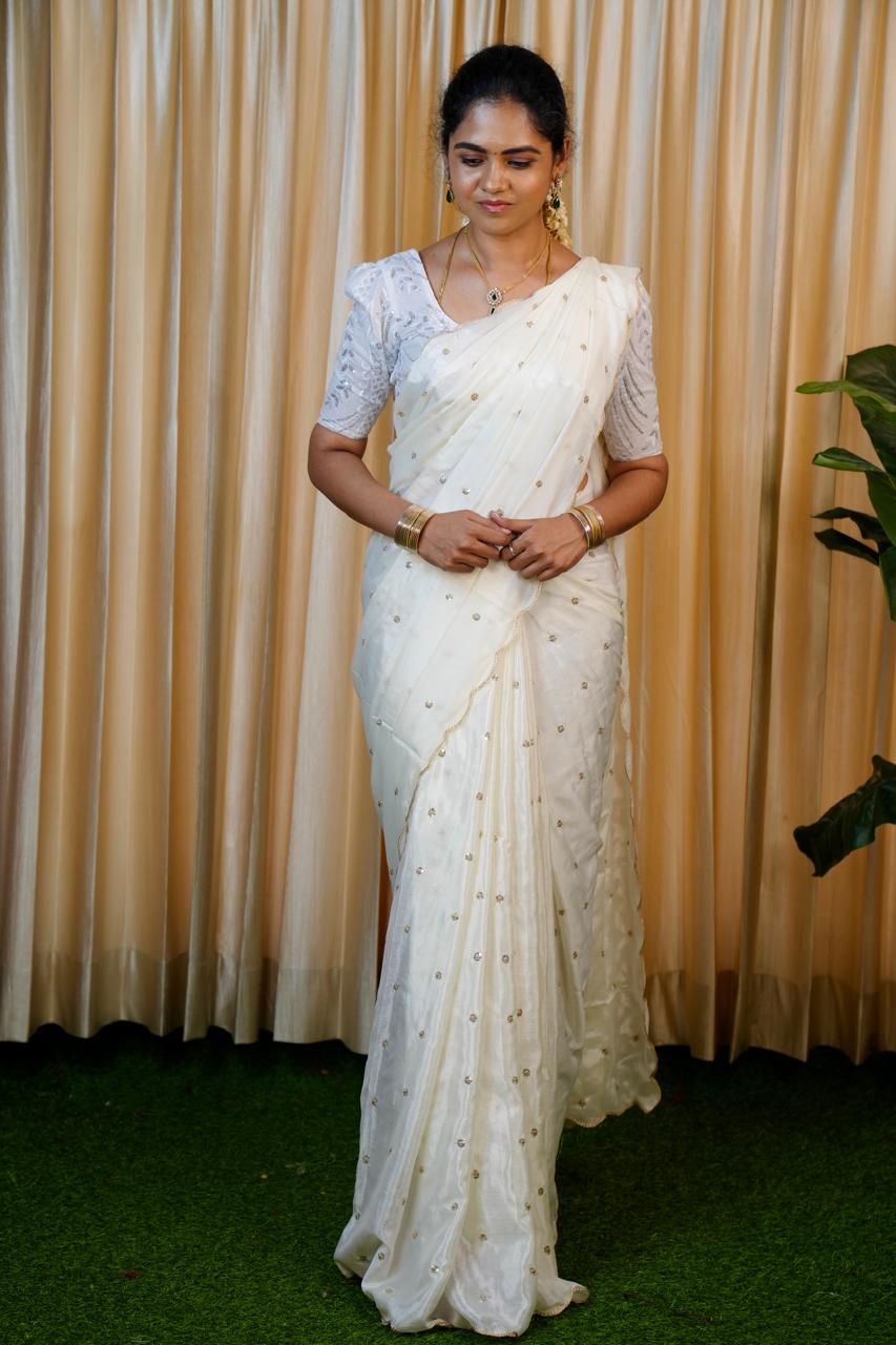 Designer saree with ready made blouse 🥳prebook 20-25 days