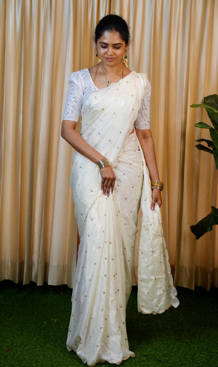 Designer saree with ready made blouse 🥳prebook 20-25 days