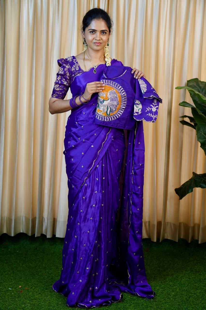 Designer saree with ready made blouse prebook🥳