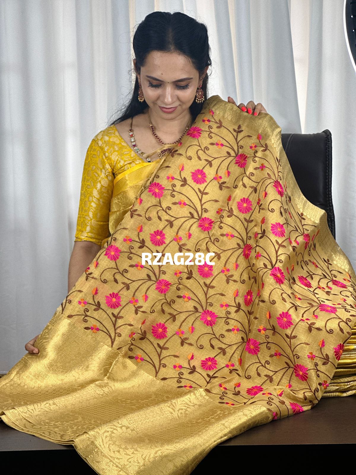 Embroidery tissue Gold prebook❌