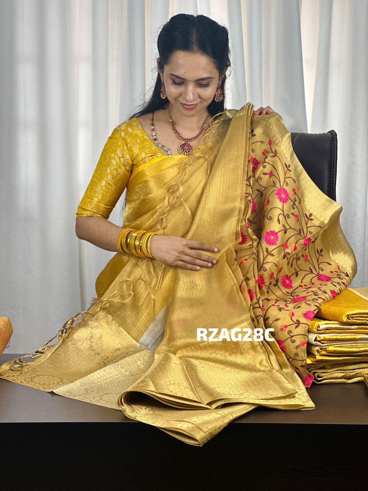 Embroidery tissue Gold prebook❌