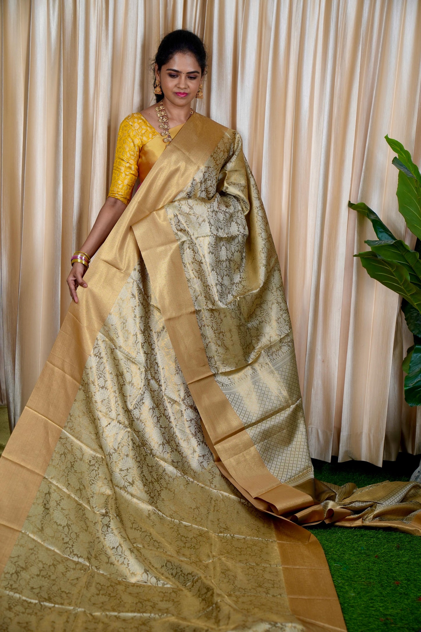 Mrs. Nita Ambani Inspired soft katan saree prebook ⌛