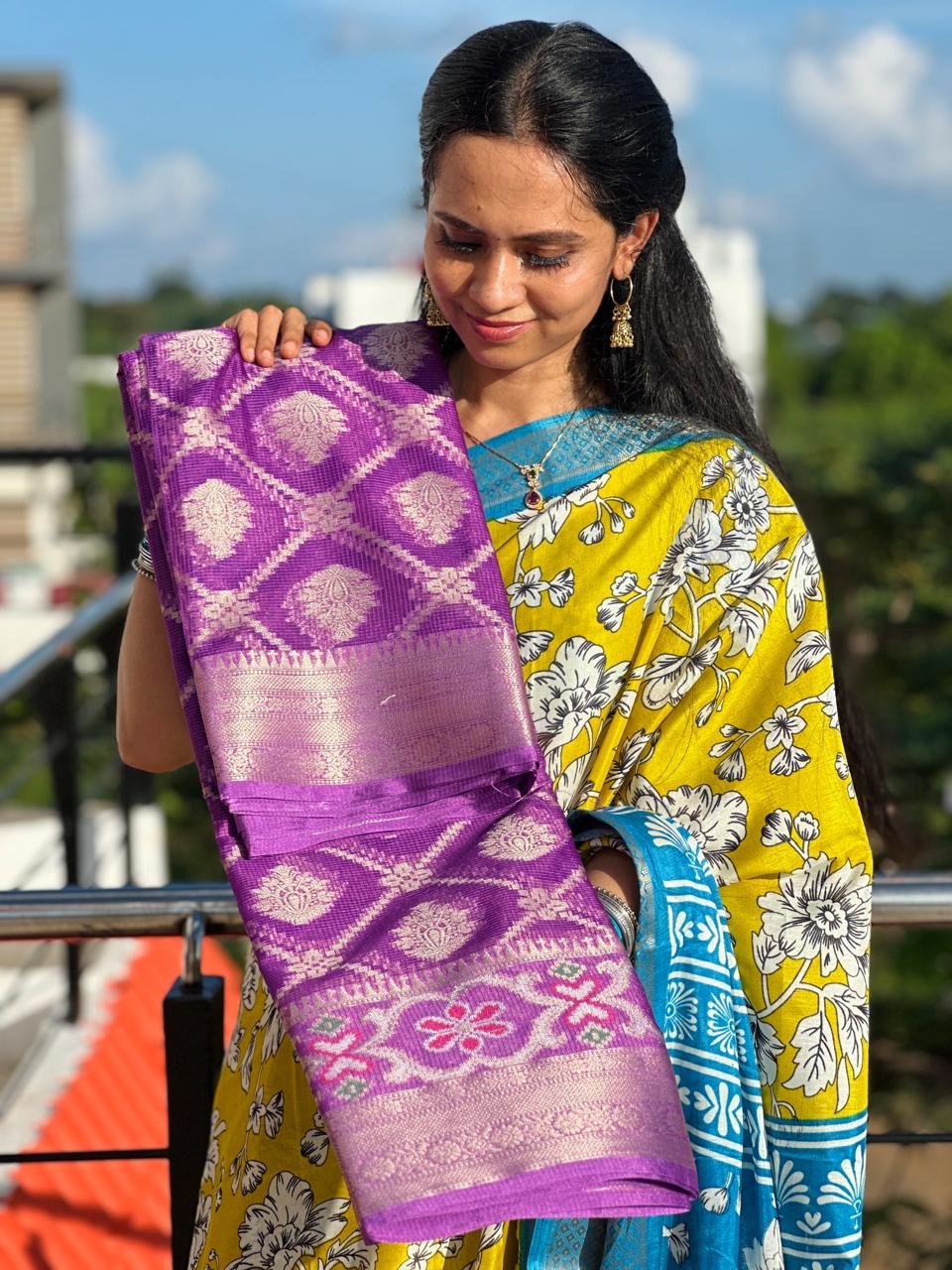 Rs.999 Semi soft silk sarees at offer š
