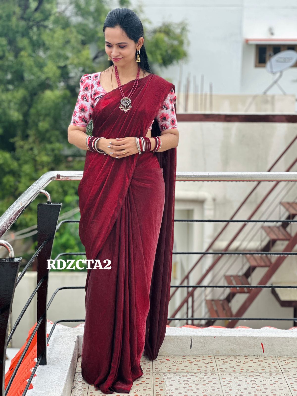 Premium quality space silk with running blouse prebook🥳