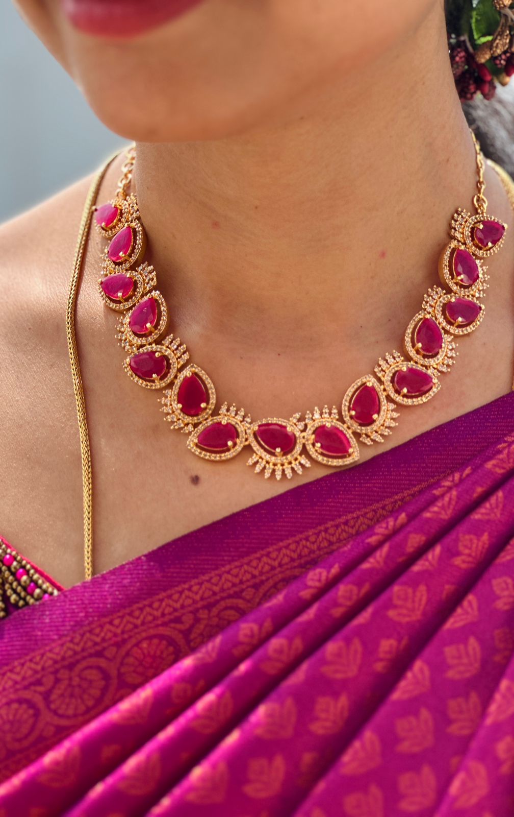 Premium quality stone jwel set with back chain