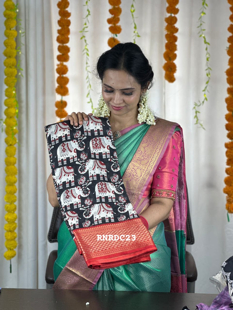 Dola semi soft silks sareeā