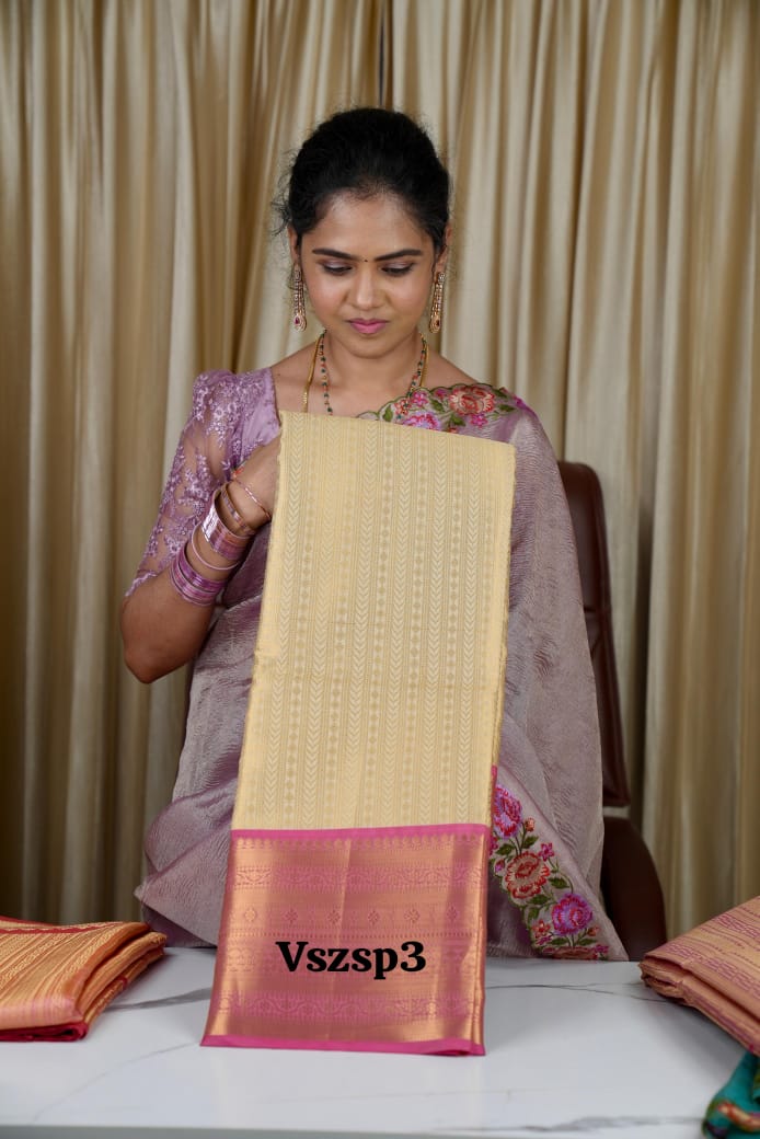 Premium soft silk sareeš¤out of stock