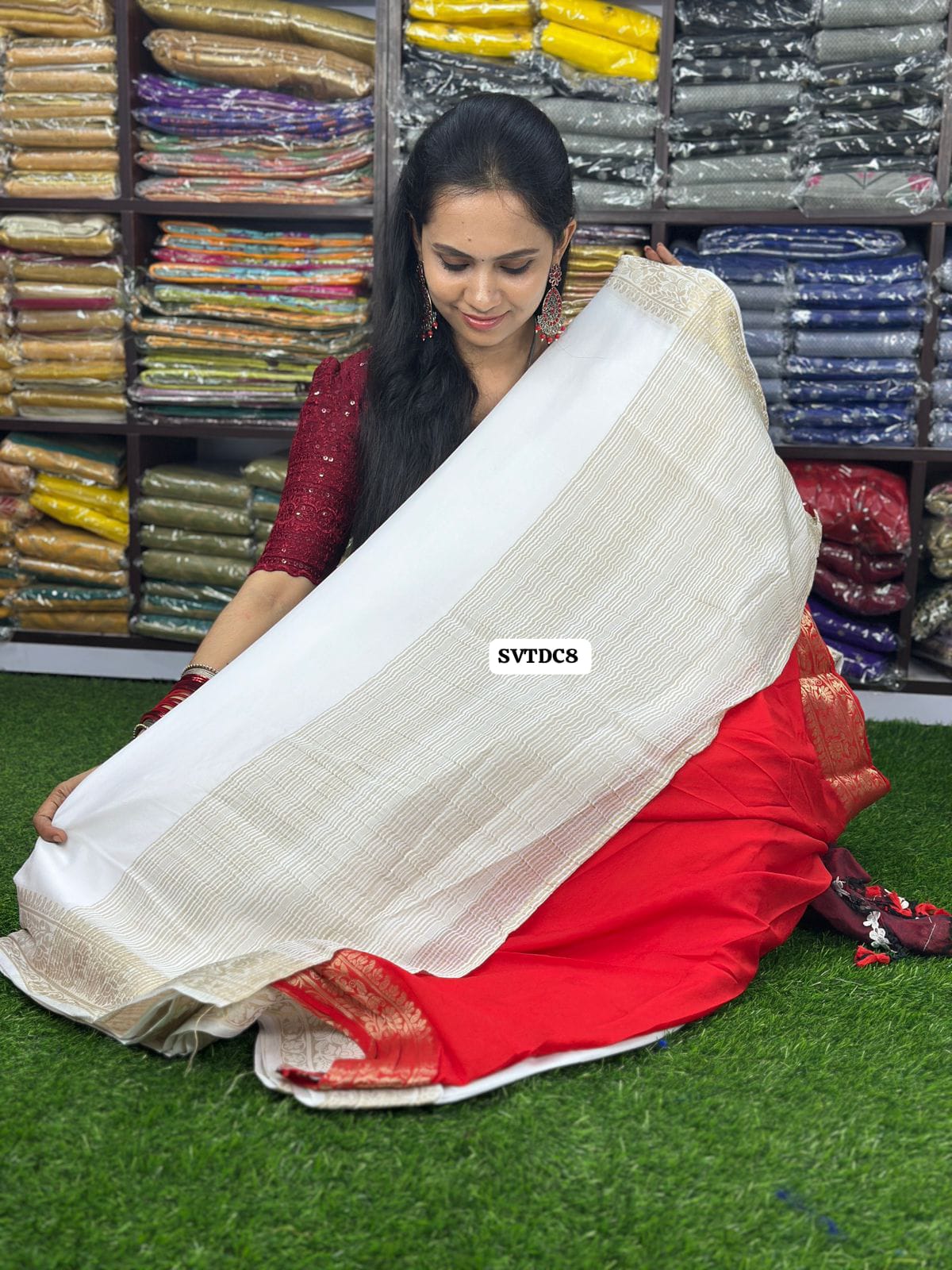 šPure viscose chiffon with zari border. Ultra soft metrial