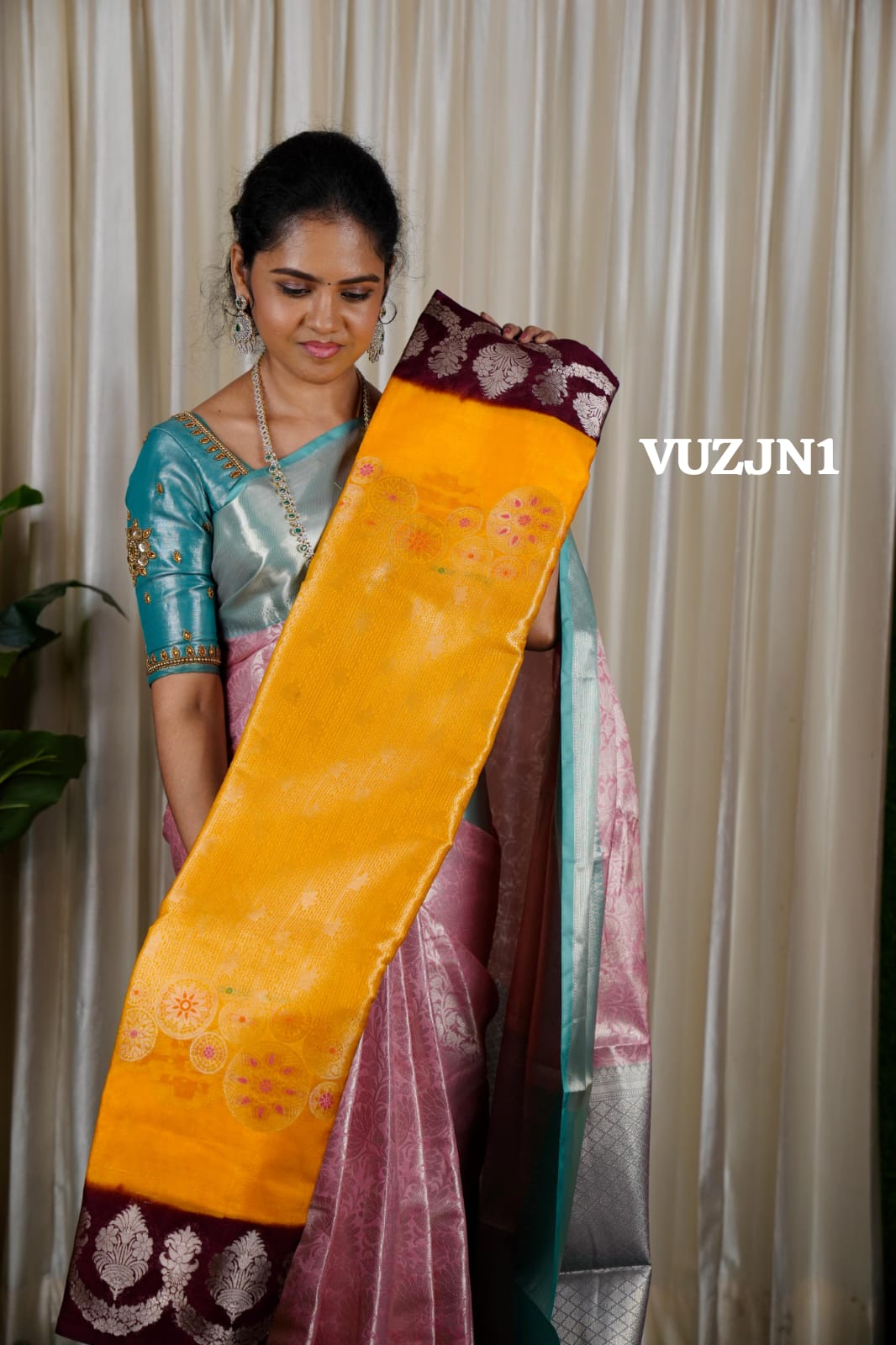 Warm silk sareeš„°