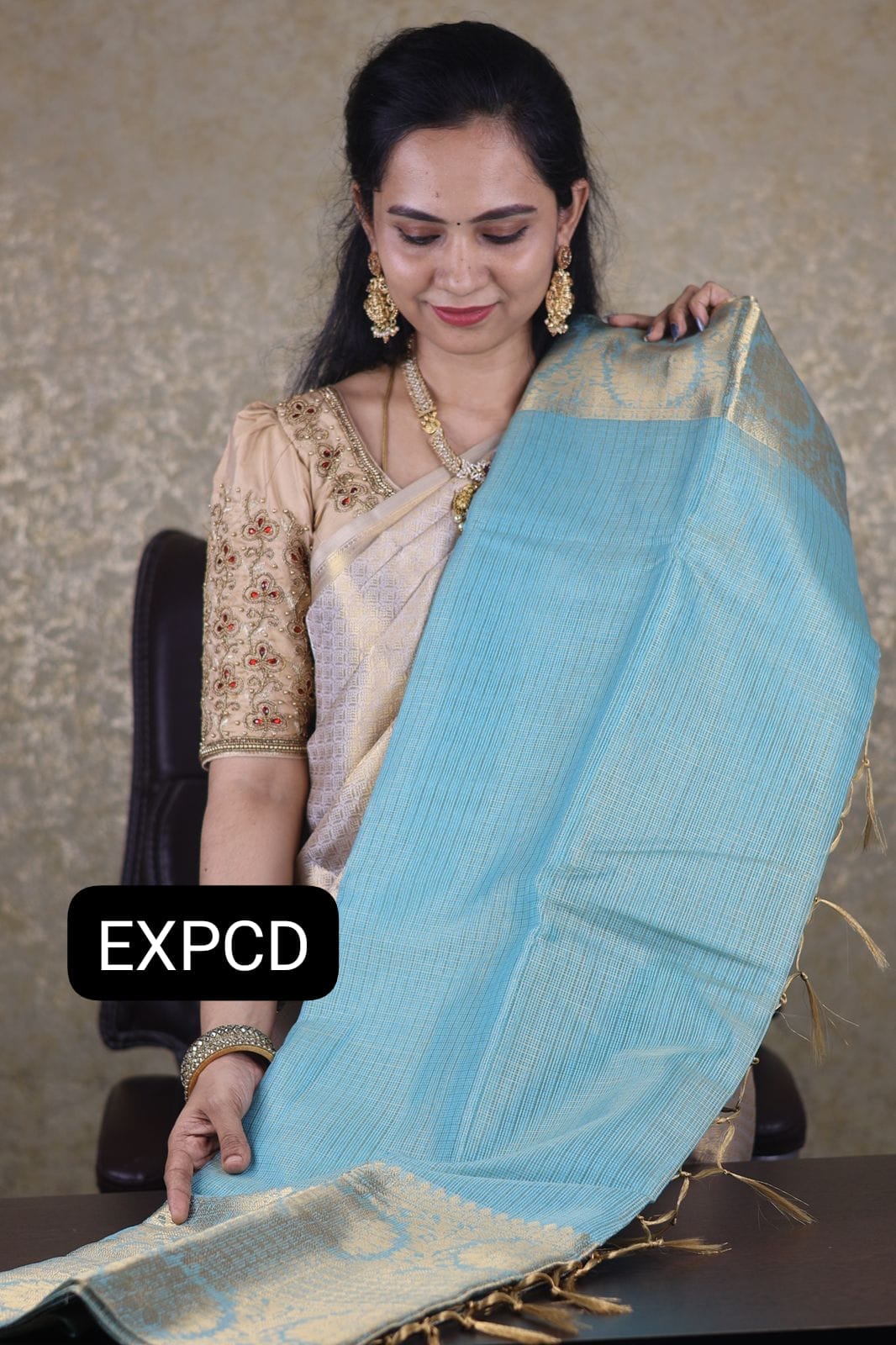 Tissue saree soldā