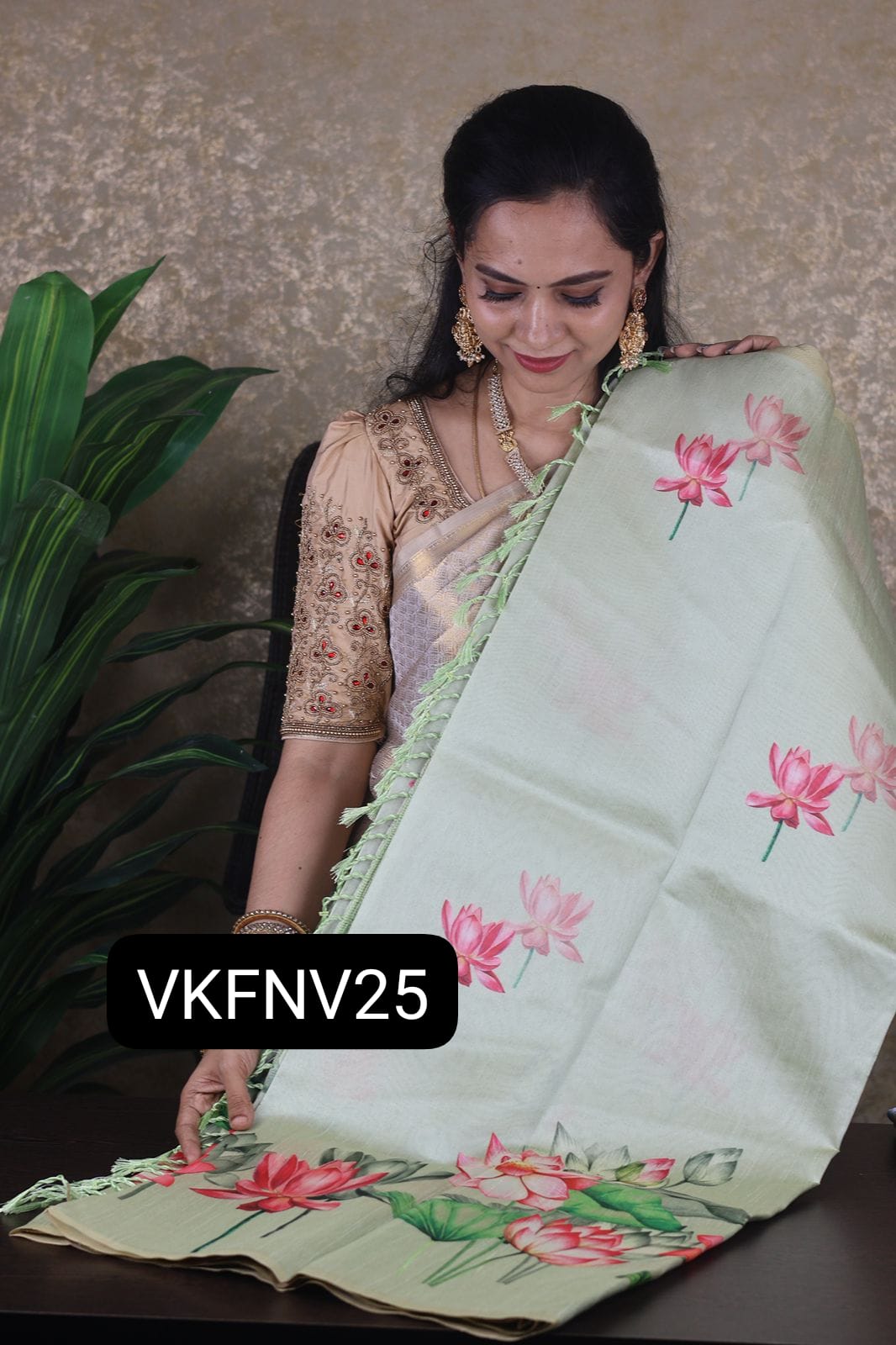 Tussar semi silk saree with trending design 😍🥰