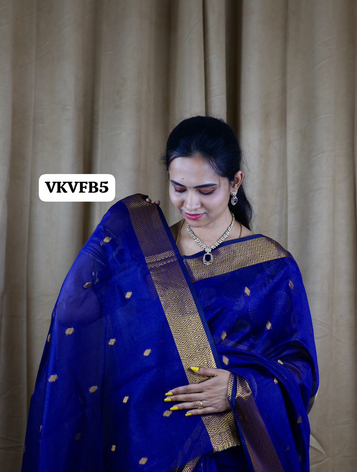 Nayanthara inspired silk cotton saree . Premium finishing. Same design saree and border 🥳prebook