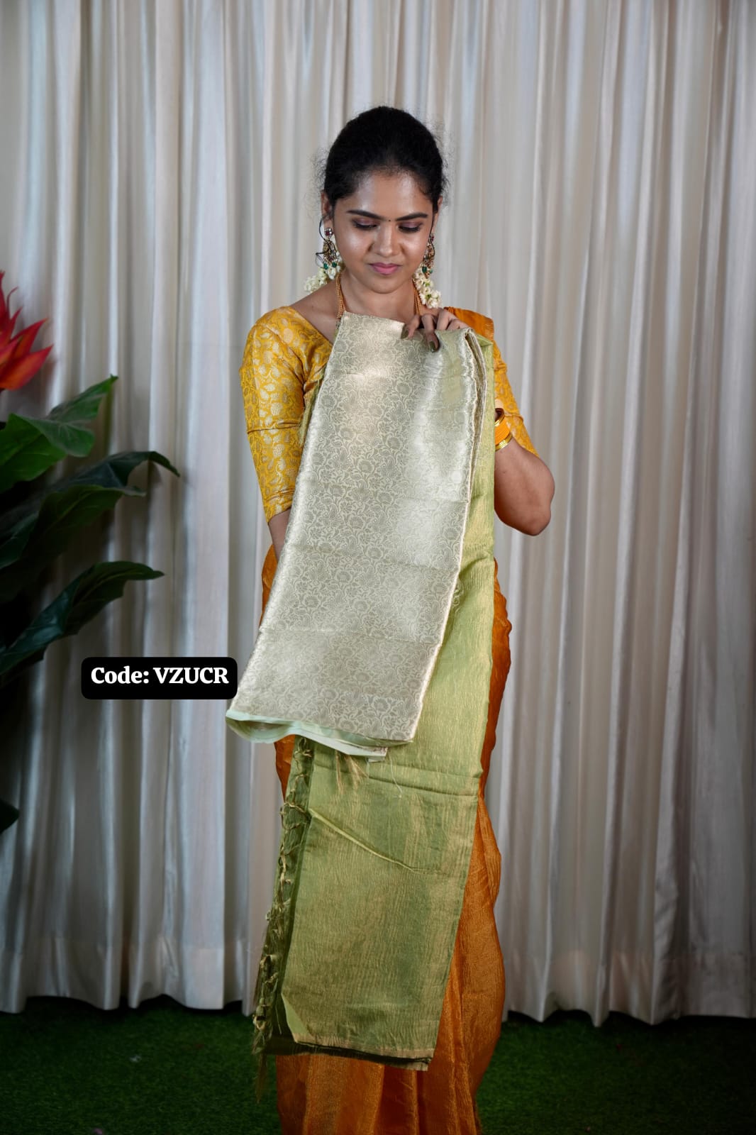 Soft crushed saree 🥳