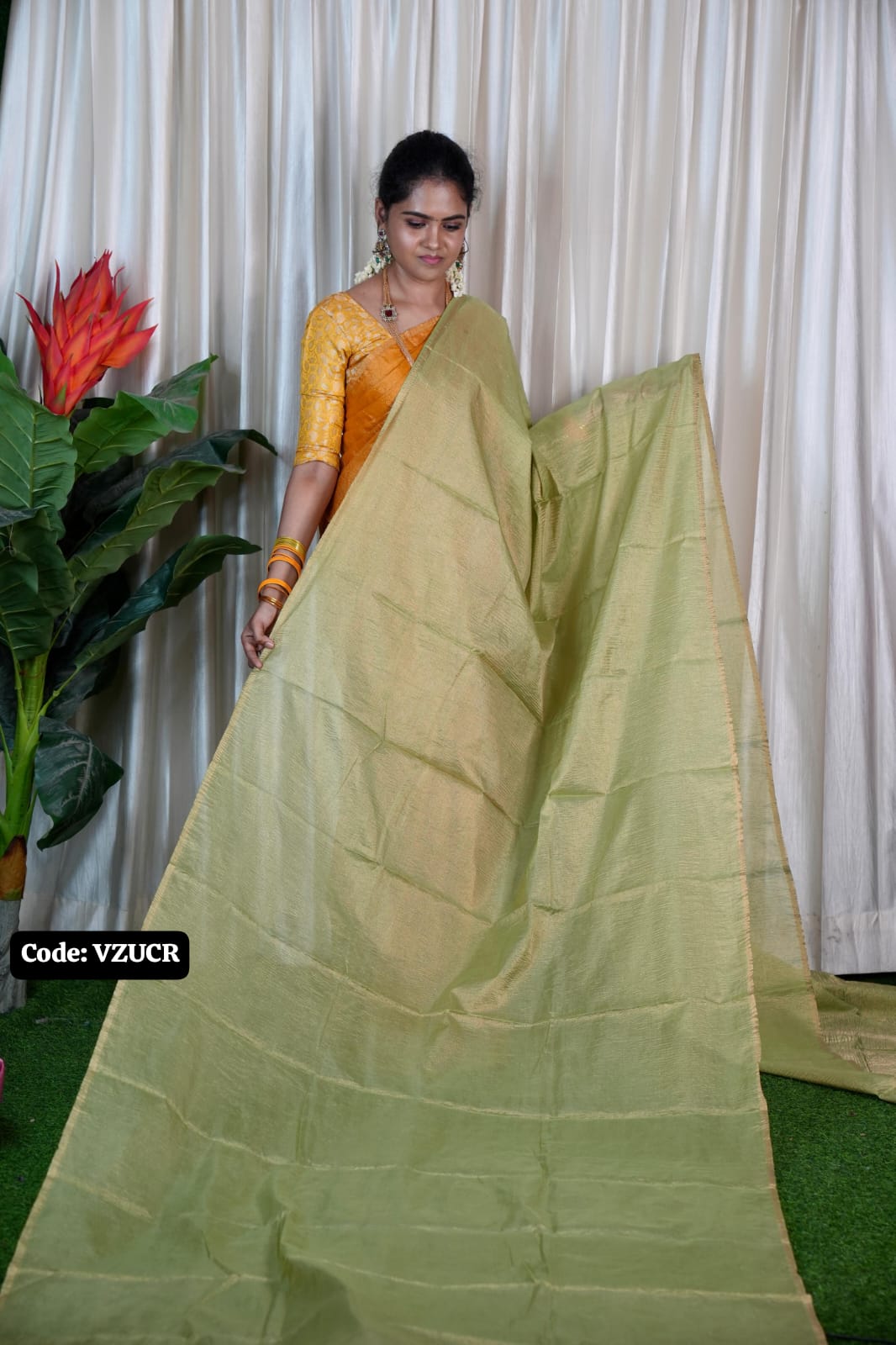 Soft crushed saree 🥳
