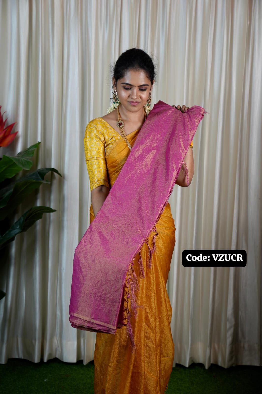 Soft crushed saree 🥳