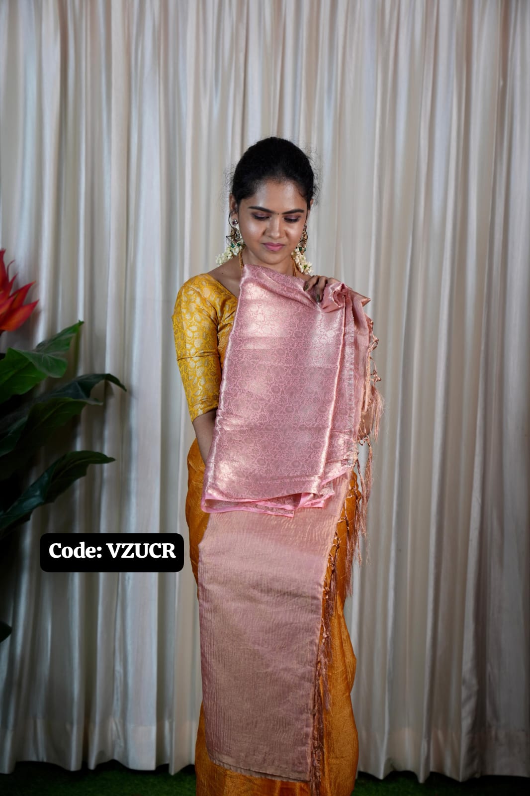Soft crushed saree 🥳