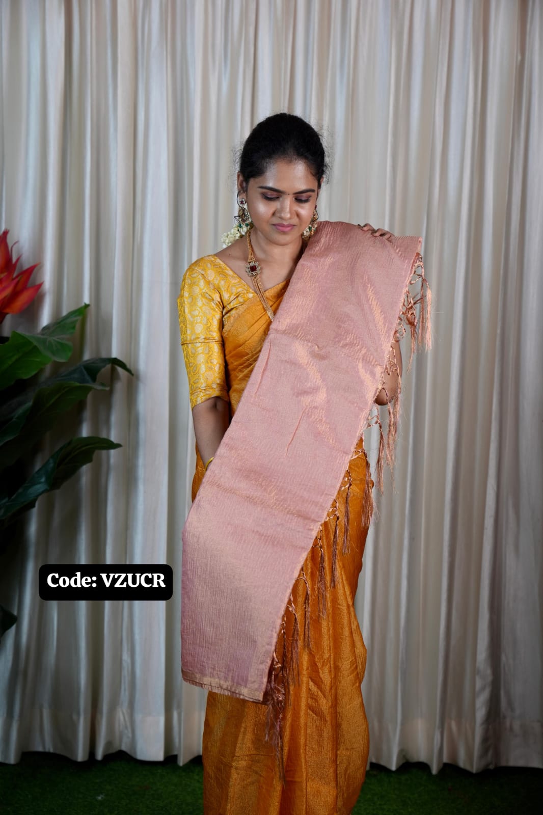 Soft crushed saree 🥳