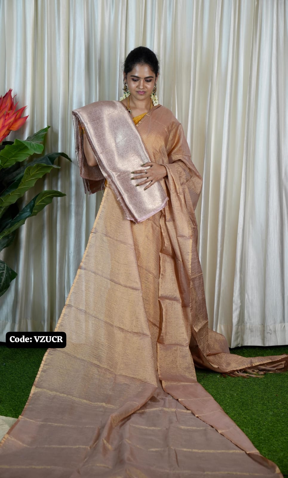 Soft crushed saree 🥳