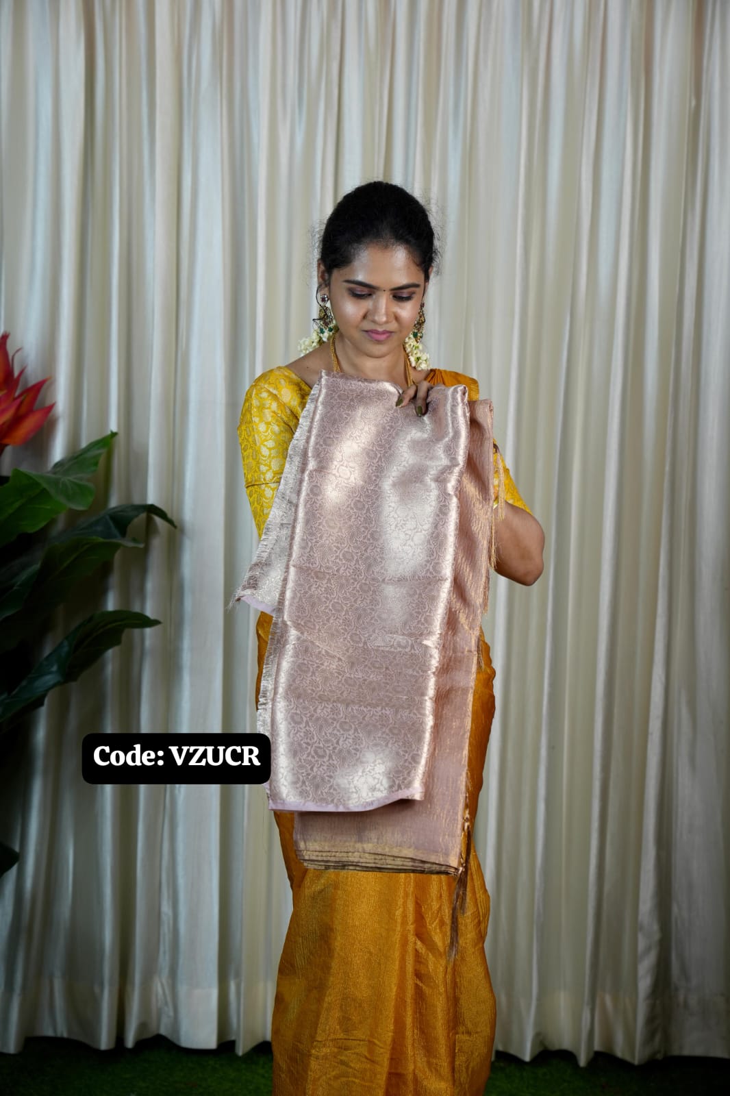 Soft crushed saree 🥳